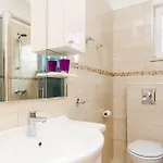 Eva *