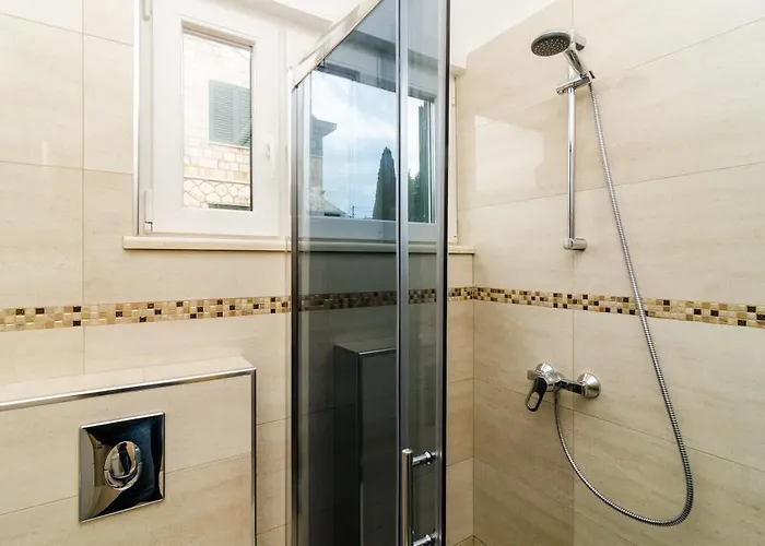 Eva * Ντουμπρόβνικ